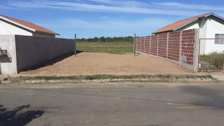 Secretaria Municipal de Esportes recupera quadra de areia no Bairro Lago Azul I
