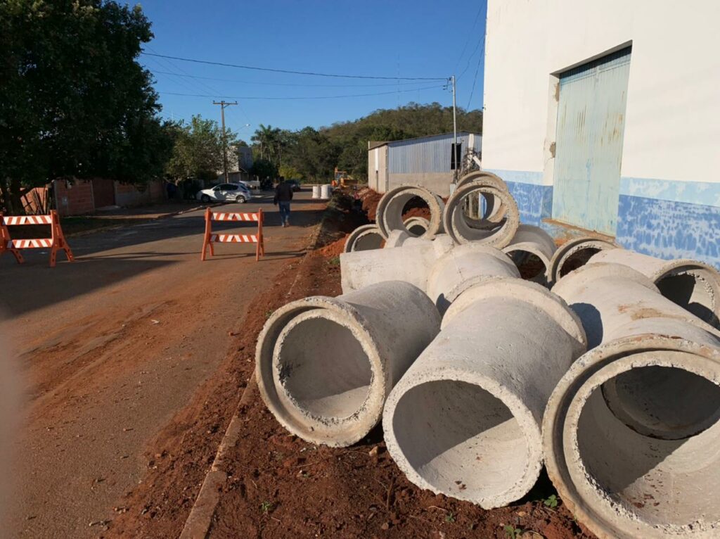 Secretaria Municipal de Obras realiza pacote de ações em diversos pontos da cidade
