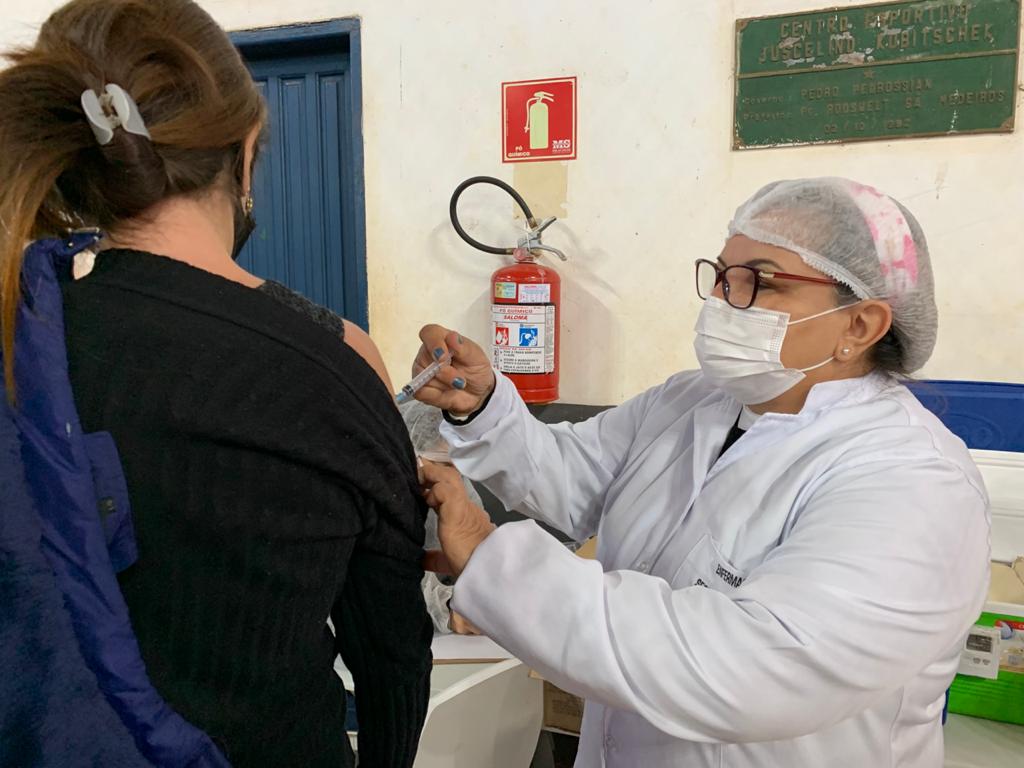 1292 pessoas são imunizadas em campanha da vacinação contra a Covid em Bonito