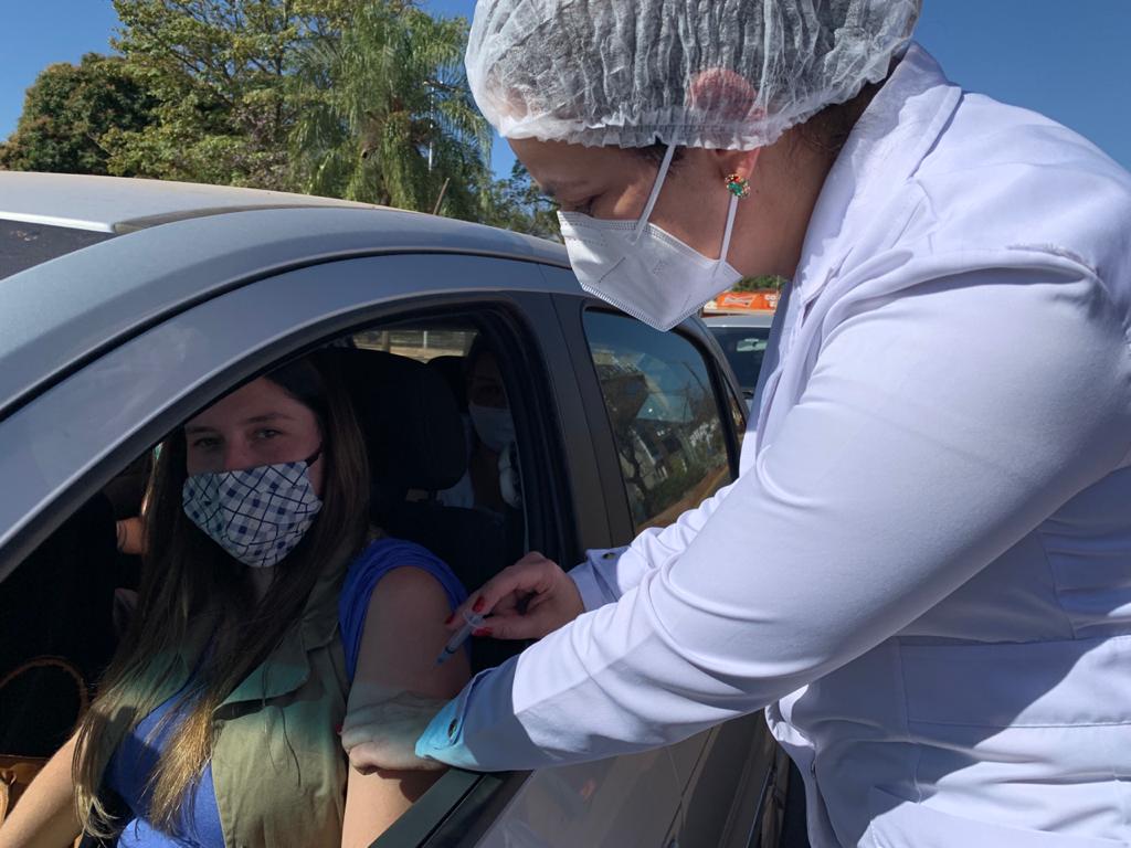 Com doses da vacina Janssen, imunização contra a Covid-19 é realizada para pessoas acima dos 30 anos em Bonito