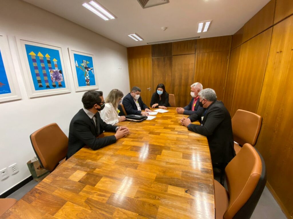 Município recebe emenda de 500 mil para pavimentação asfáltica da Vila N.Sra. Aparecida e prefeito solicita apoio para conclusão da Creche na Vila Marambaia a Dep. Fed. Rose Modesto