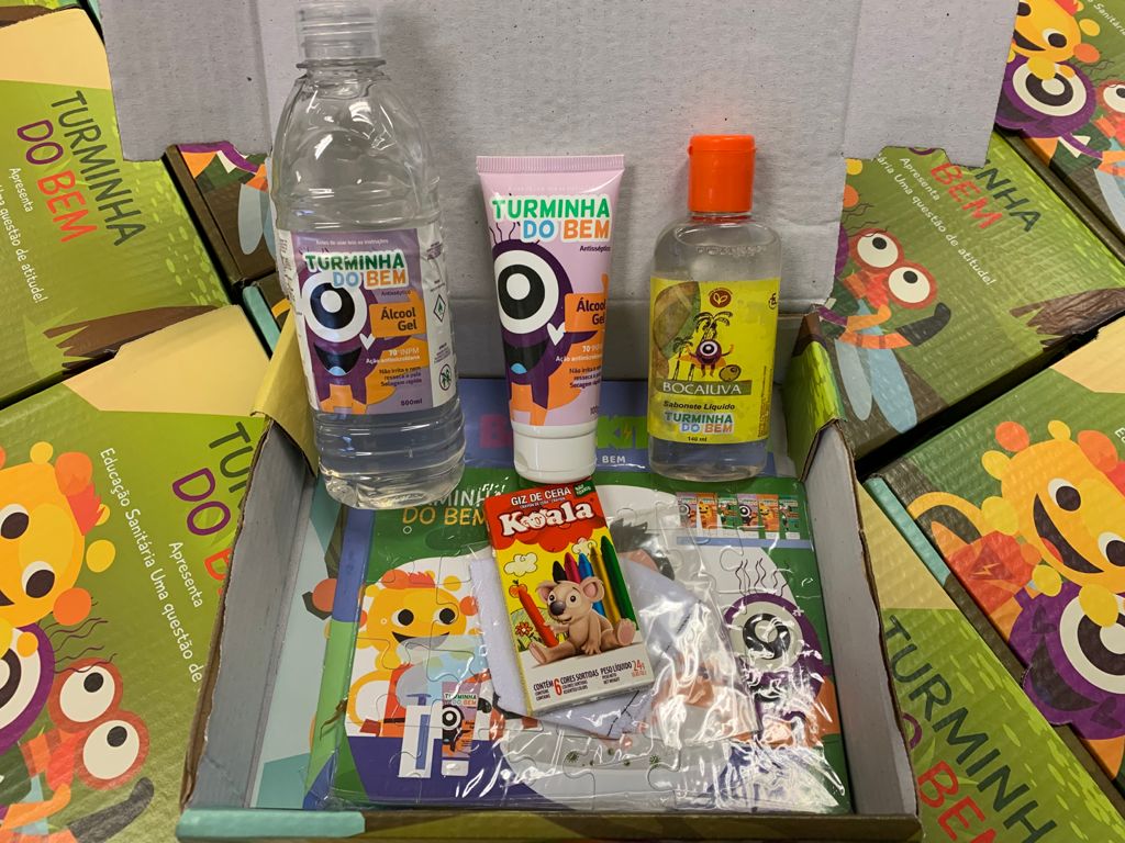 Alunos da Rede Municipal de Ensino receberão kit de educação sanitária que contém: máscara, álcool em gel e demais produtos que visam prevenir o coronavírus