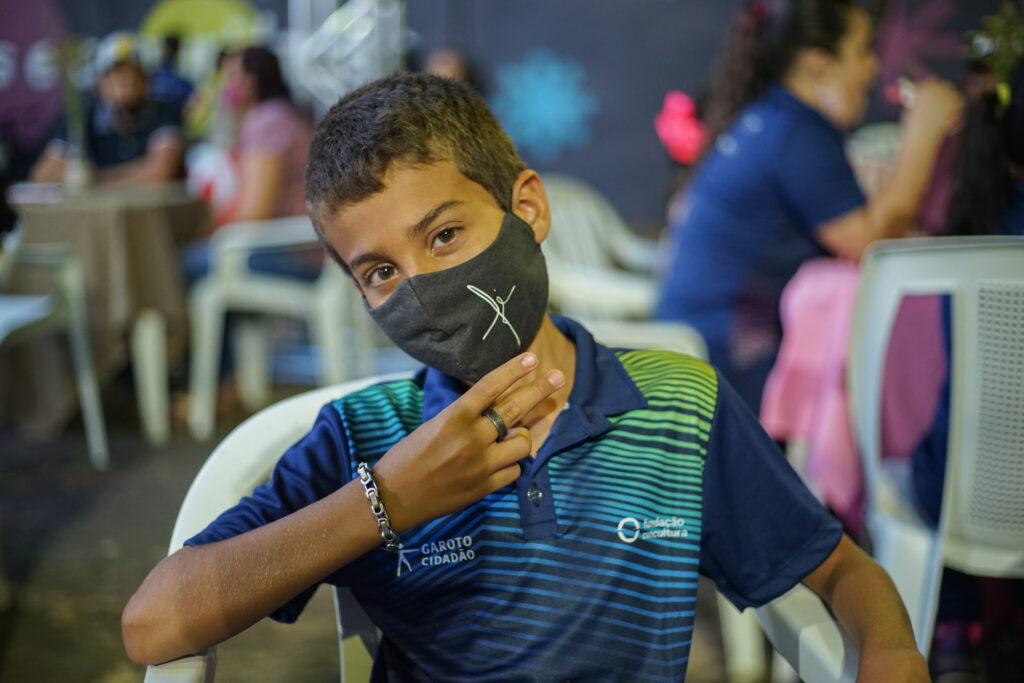 Alunos da Rede Municipal de Ensino receberão kit de educação sanitária que contém: máscara, álcool em gel e demais produtos que visam prevenir o coronavírus