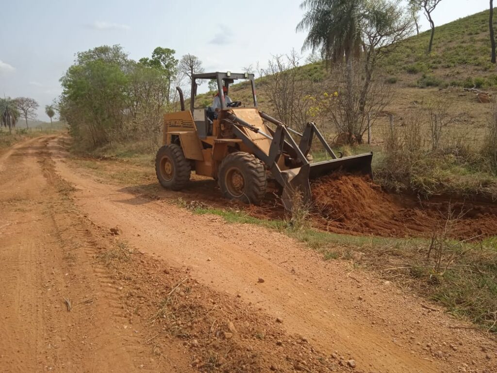 Secretaria Municipal de Obras continua com serviço de patrolamento de estradas vicinais