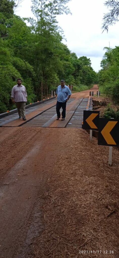 Prefeito visita reforma de pontes na MS-345