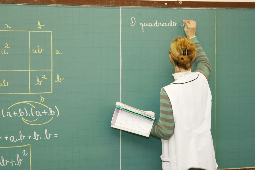 Semec divulga lista de inscritos em processo seletivo para cadastro de reserva de professores
