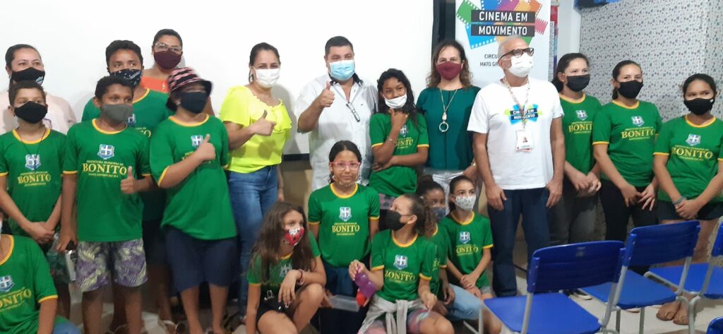 Escolas municipais recebem circuito Cinema em Movimento