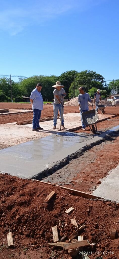 Prefeito visita obra de arena poliesportiva do programa “MS Bom de Bola”