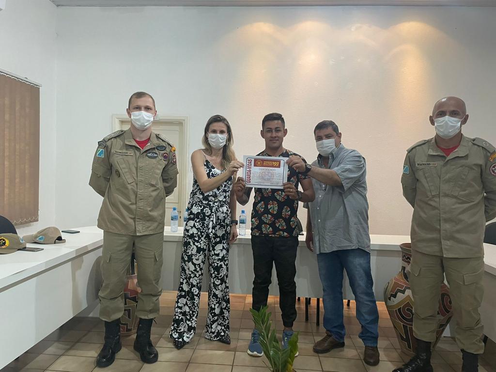 Guarda-vidas concluem curso de atualização de técnicas de salvamento e primeiros-socorros