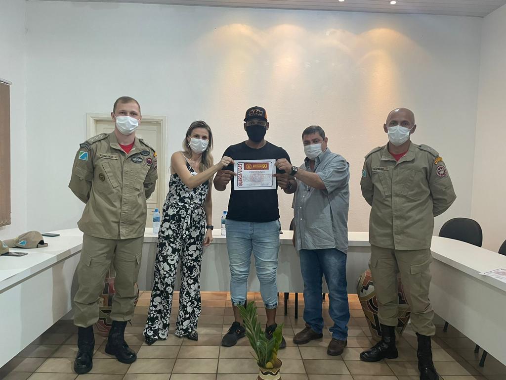 Guarda-vidas concluem curso de atualização de técnicas de salvamento e primeiros-socorros