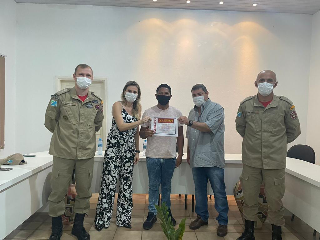 Guarda-vidas concluem curso de atualização de técnicas de salvamento e primeiros-socorros