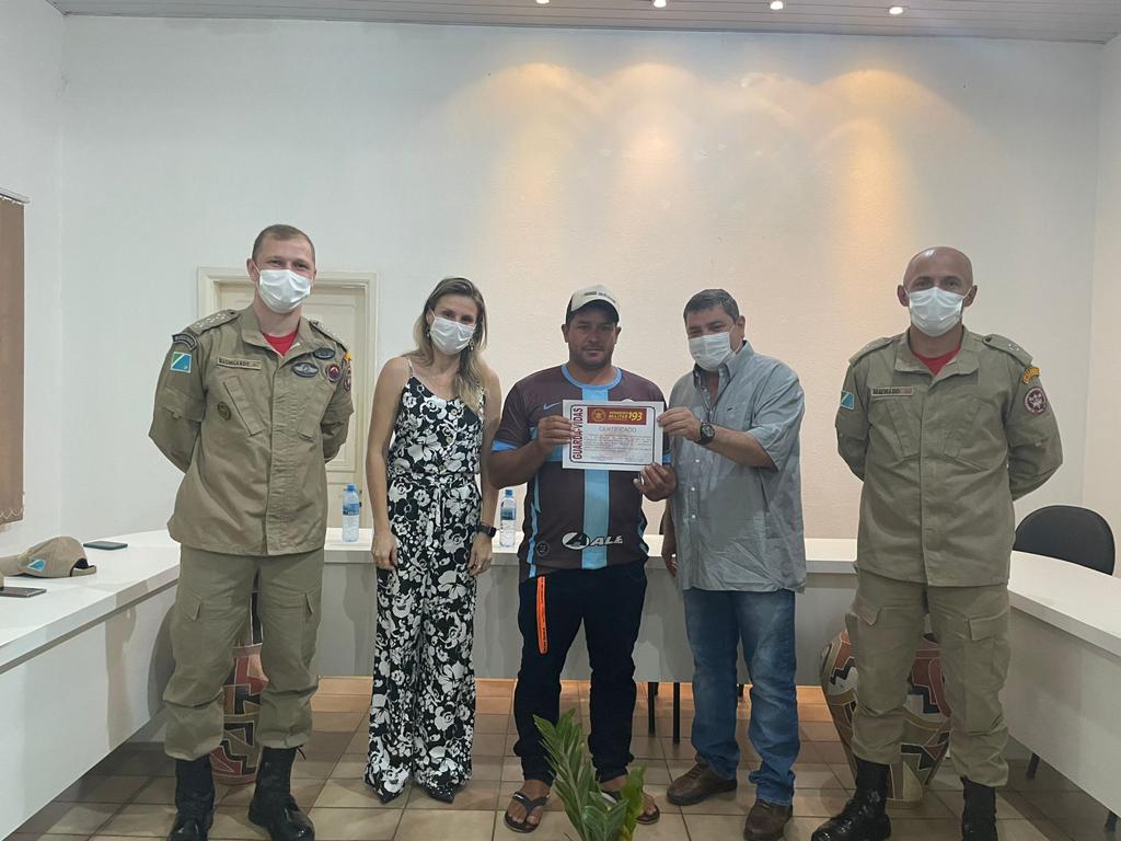 Guarda-vidas concluem curso de atualização de técnicas de salvamento e primeiros-socorros