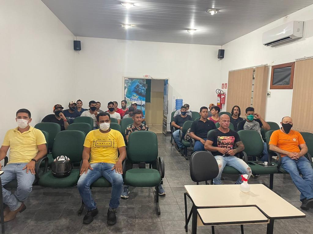 Guarda-vidas concluem curso de atualização de técnicas de salvamento e primeiros-socorros