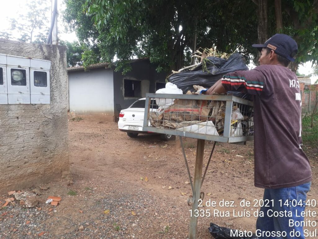 Secretaria realiza limpeza urbana e pede conscientização da população