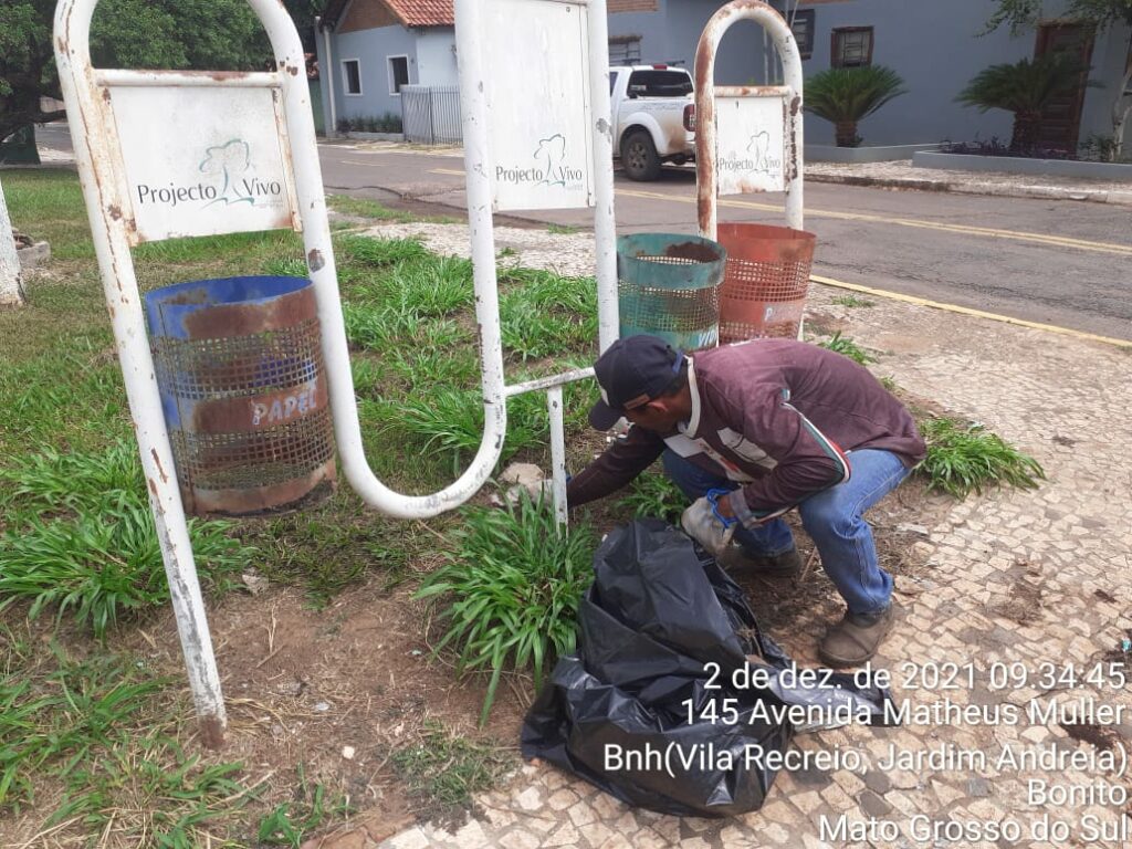 Secretaria realiza limpeza urbana e pede conscientização da população