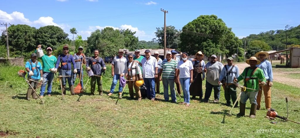 Obras realiza limpeza e roçada no Assentamento Guaicurus