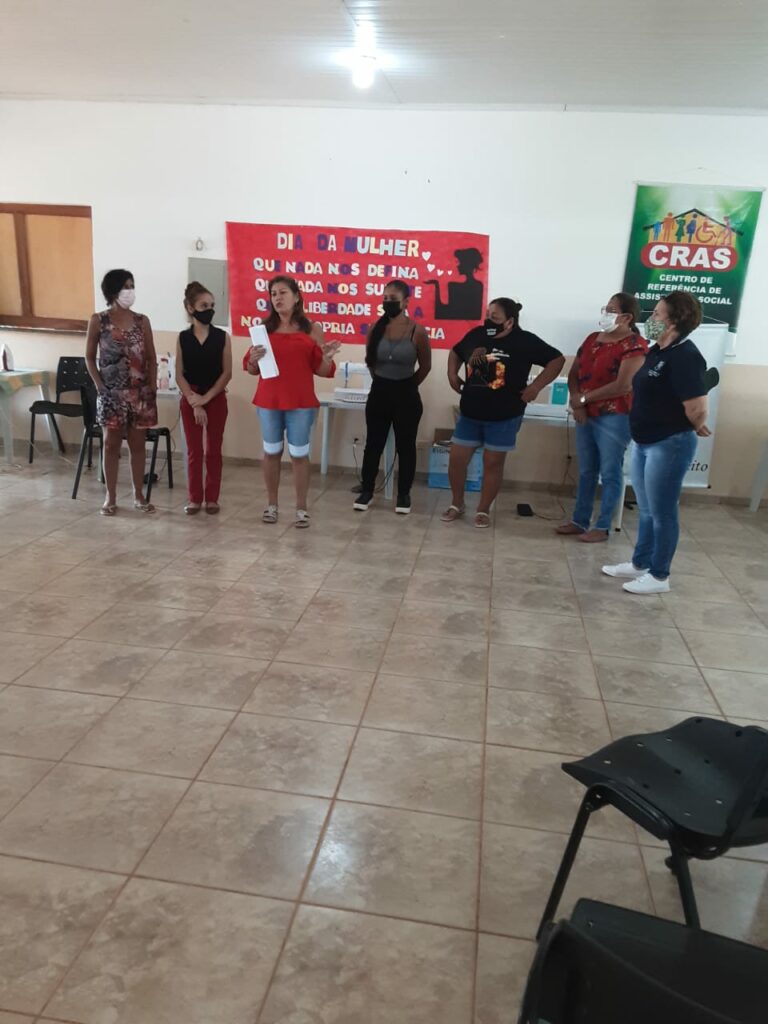 Usuárias do CRAS participam de oficinas em parceria com a Associação dos Artesãos de Bonito