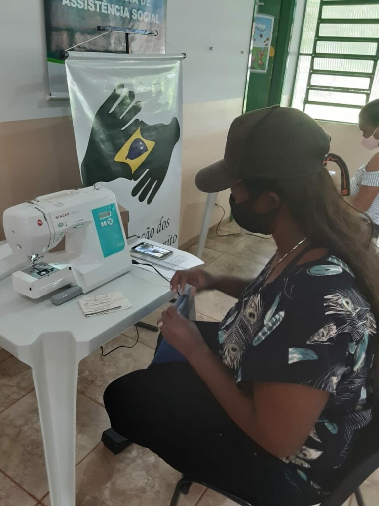 Usuárias do CRAS participam de oficinas em parceria com a Associação dos Artesãos de Bonito