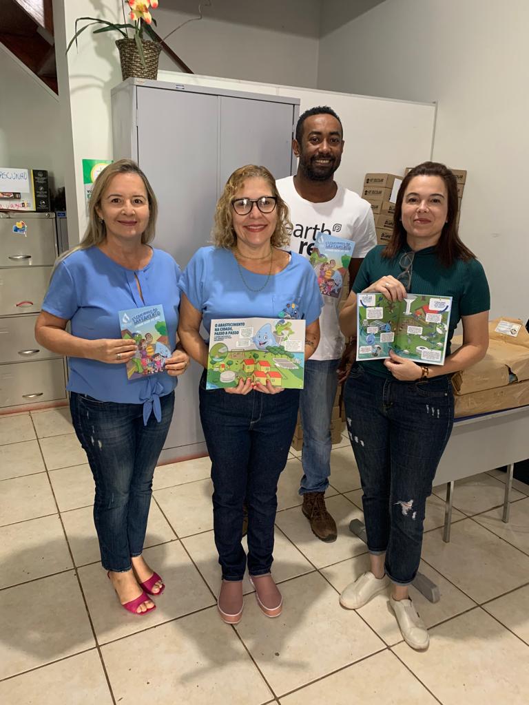 SEMA e SANESUL distribuem cartilhas para o Dia Mundial da Água