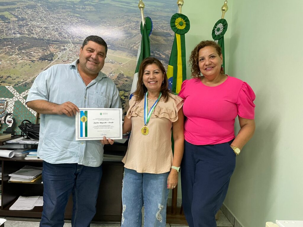 Artesã de Bonito recebe homenagem na Assembleia Legislativa