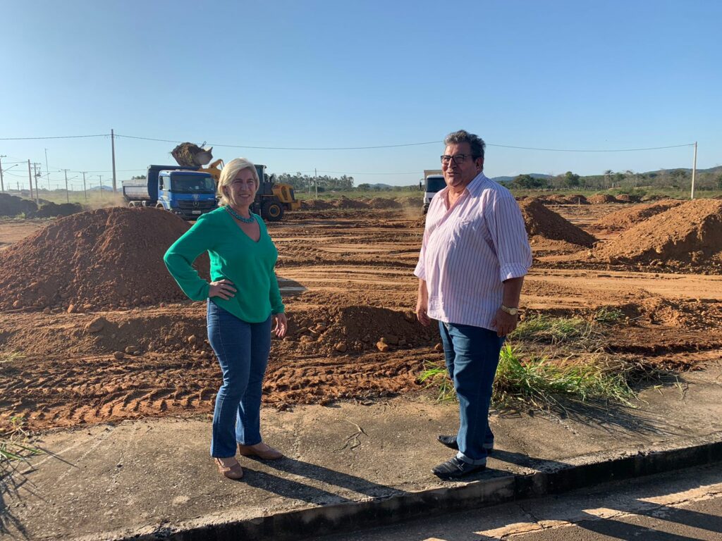 Secretária de Habitação do Estado visita obras do residencial Rio da Prata e casas do rodoanel