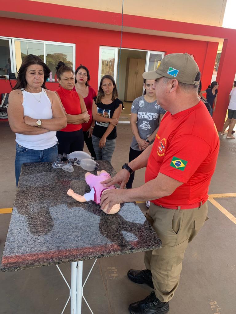 Atendentes de CEIs recebem capacitação visando melhor atendimento e segurança das crianças