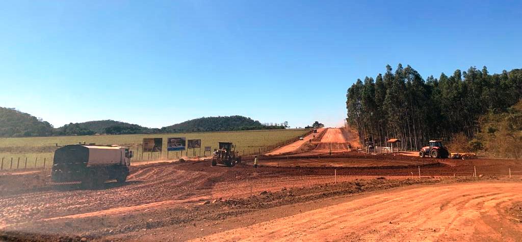 Obras de pavimentação da Rodovia do Turismo seguem em ritmo acelerado