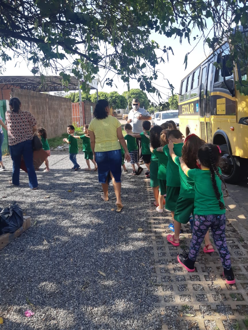 Professores e alunos da rede municipal de ensino participam de oficinas do Programa Nacional de Incentivo à Leitura