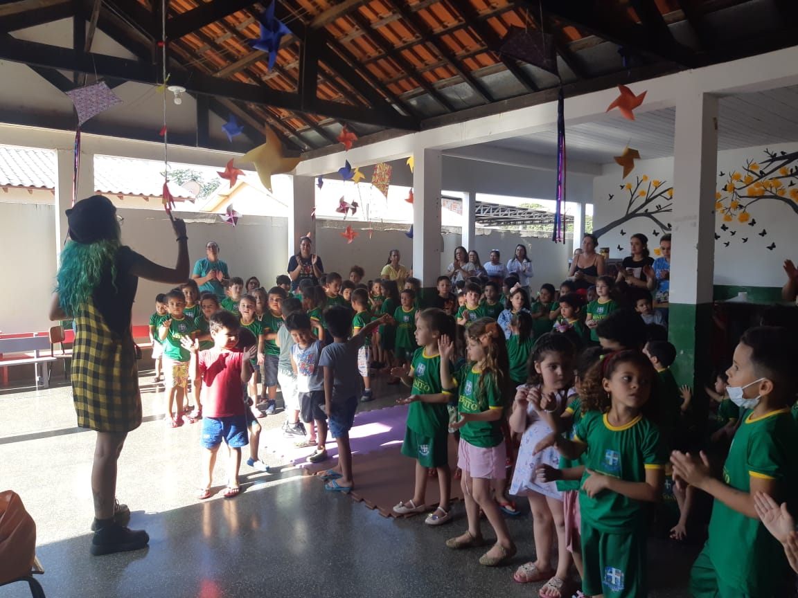 Professores e alunos da rede municipal de ensino participam de oficinas do Programa Nacional de Incentivo à Leitura Professores e alunos da rede municipal de ensino participam de oficinas do Programa Nacional de Incentivo à Leitura