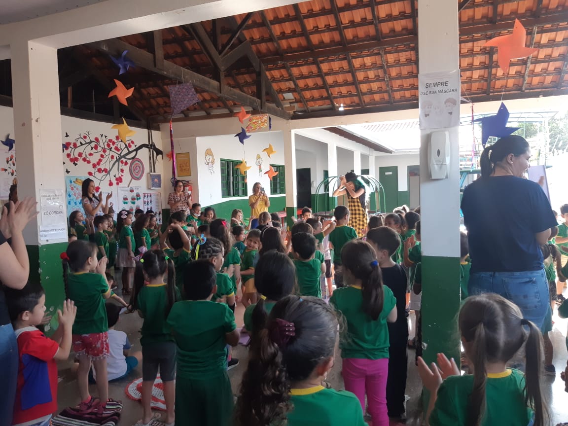 Professores e alunos da rede municipal de ensino participam de oficinas do Programa Nacional de Incentivo à Leitura