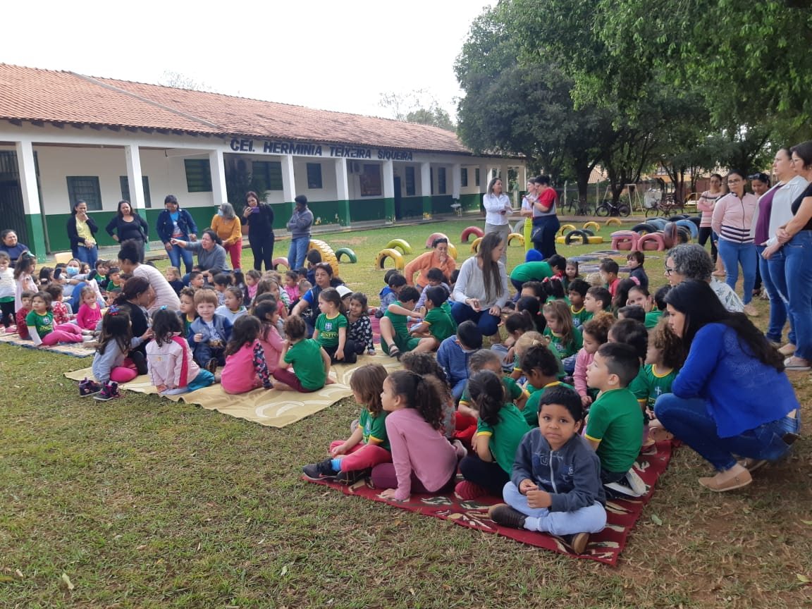 Professores e alunos da rede municipal de ensino participam de oficinas do Programa Nacional de Incentivo à Leitura