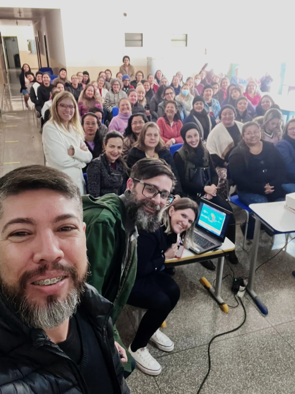 Professores e alunos da rede municipal de ensino participam de oficinas do Programa Nacional de Incentivo à Leitura