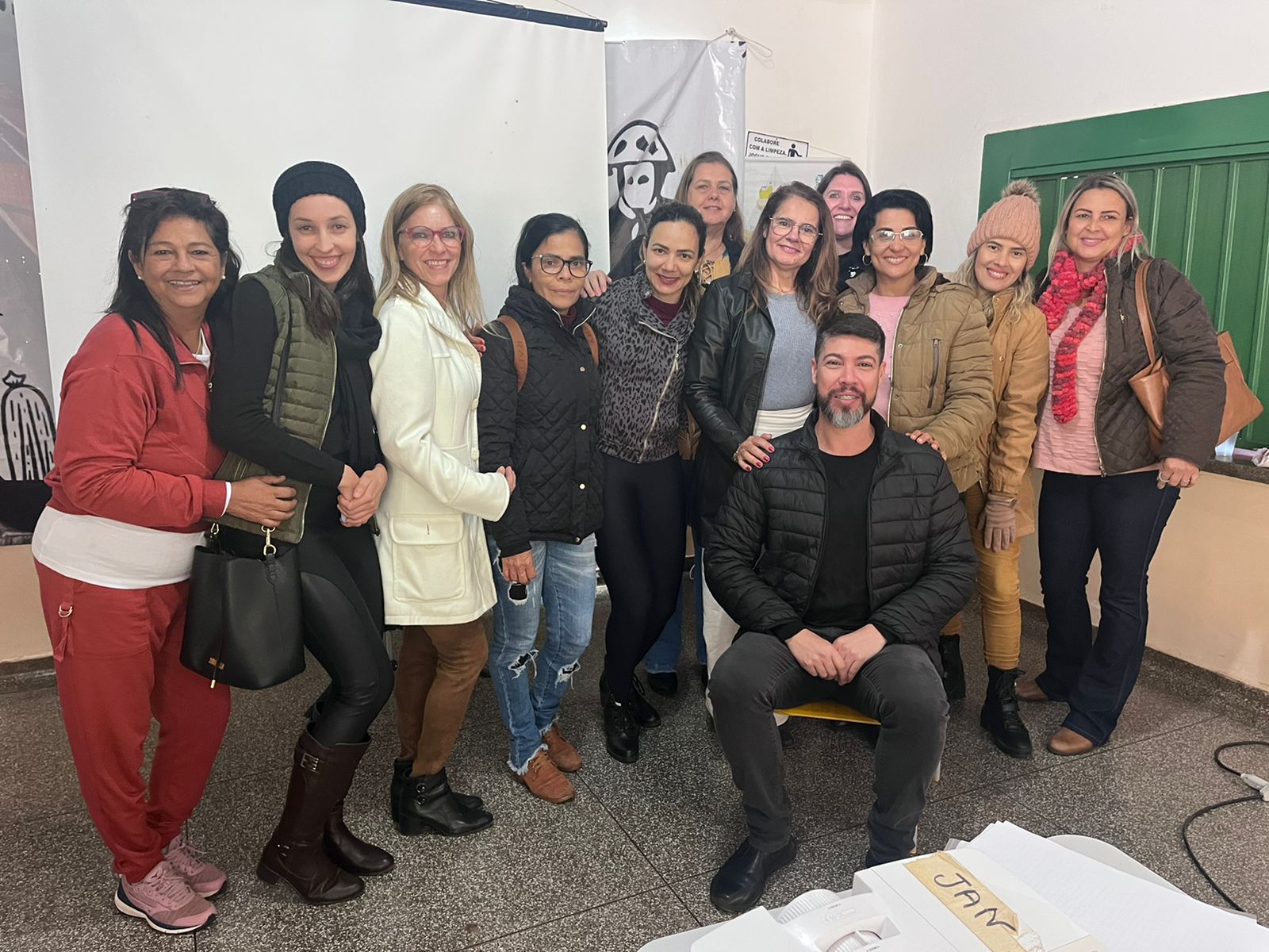Professores e alunos da rede municipal de ensino participam de oficinas do Programa Nacional de Incentivo à Leitura Professores e alunos da rede municipal de ensino participam de oficinas do Programa Nacional de Incentivo à Leitura