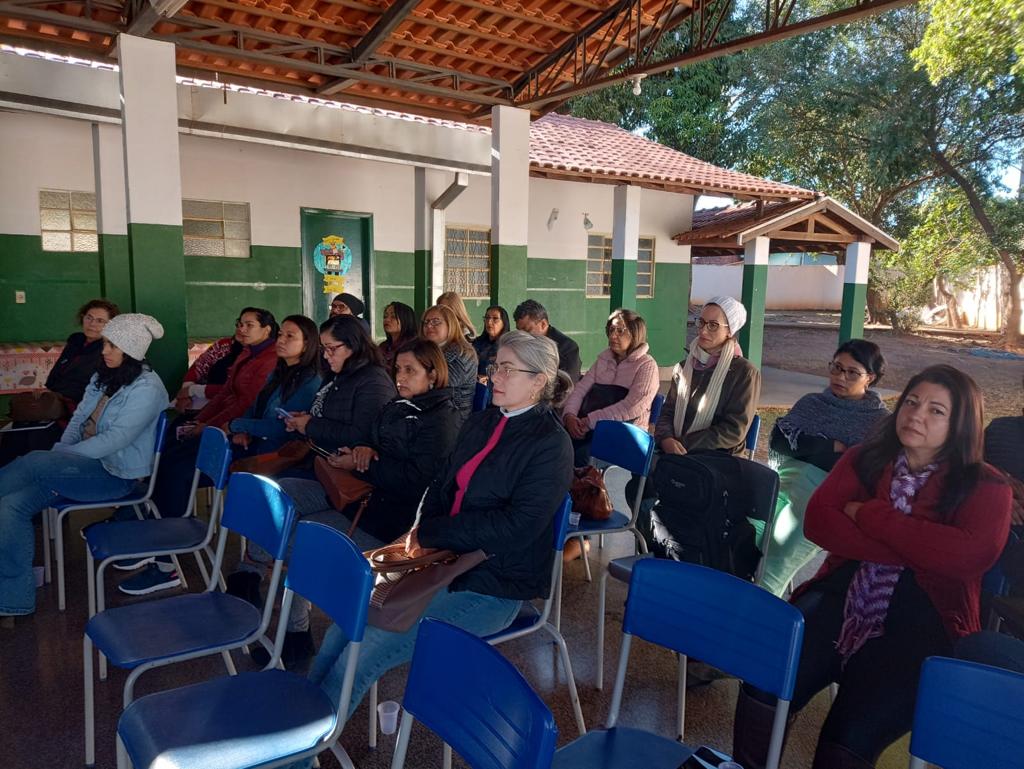 Professores e alunos da rede municipal de ensino participam de oficinas do Programa Nacional de Incentivo à Leitura Professores e alunos da rede municipal de ensino participam de oficinas do Programa Nacional de Incentivo à Leitura