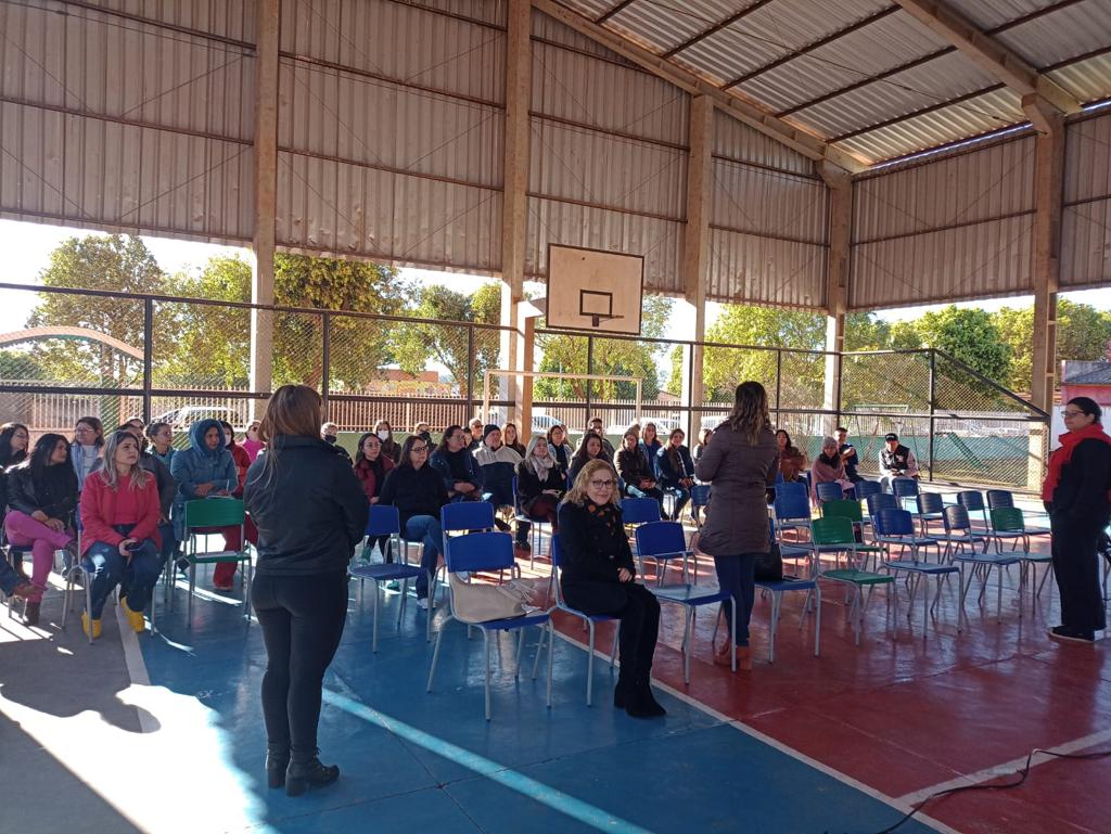 Professores e alunos da rede municipal de ensino participam de oficinas do Programa Nacional de Incentivo à Leitura