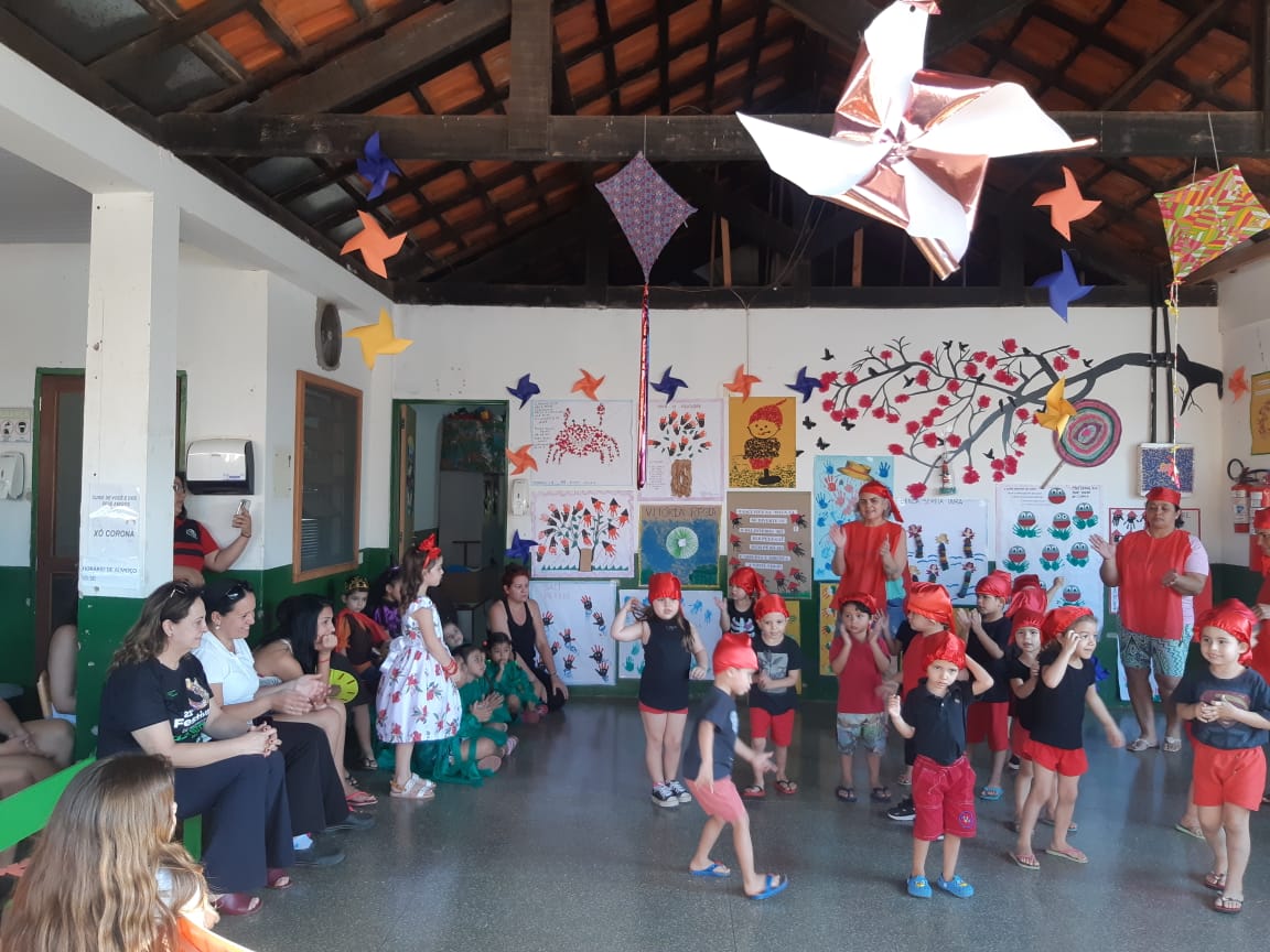 Centros de Educação Infantil desenvolvem Projeto Feira Literária e Folclore