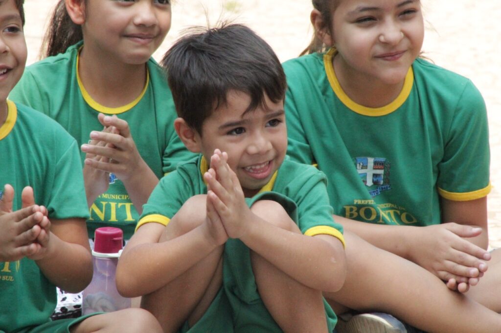 Instituto Mirim Ambiental exibe teatro de fantoches nas escolas municipais de Bonito