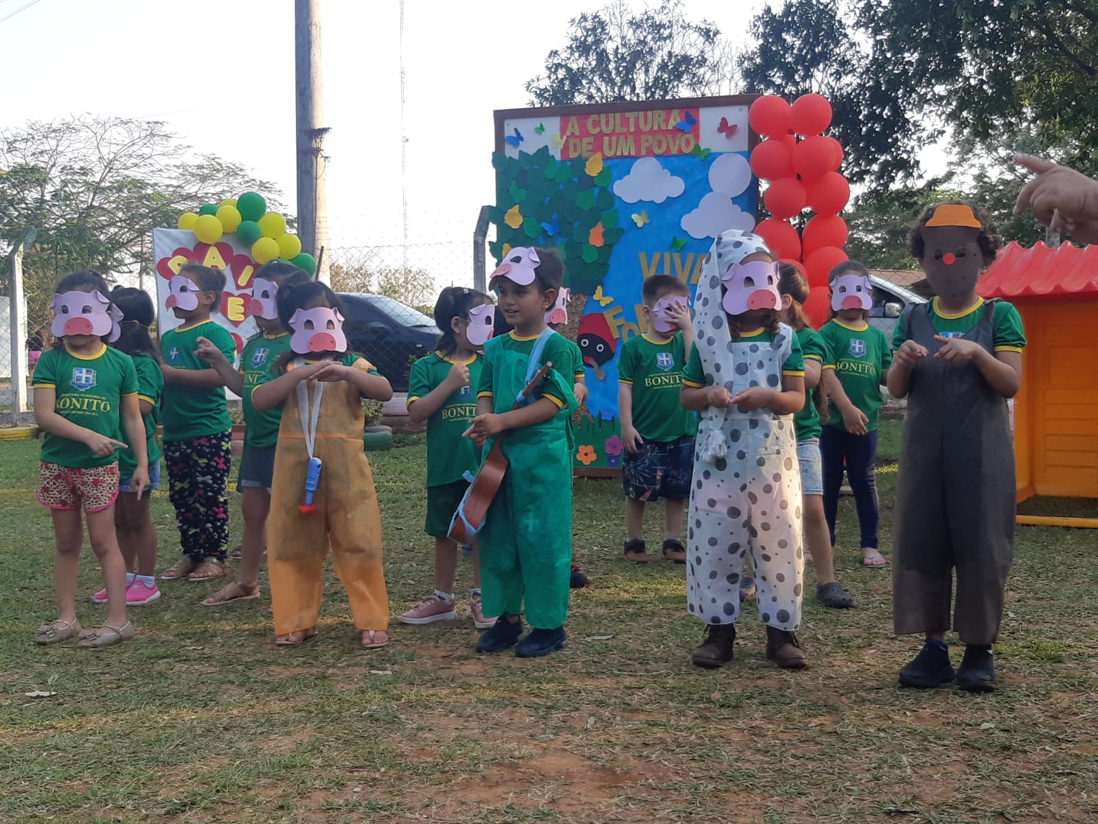 Centros de Educação Infantil desenvolvem Projeto Feira Literária e Folclore