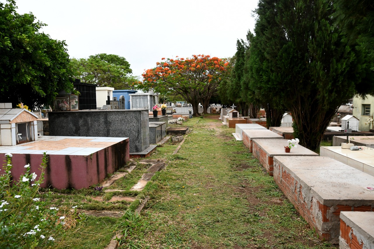 Cemitério terá horário especial de funcionamento durante feriado de Finados