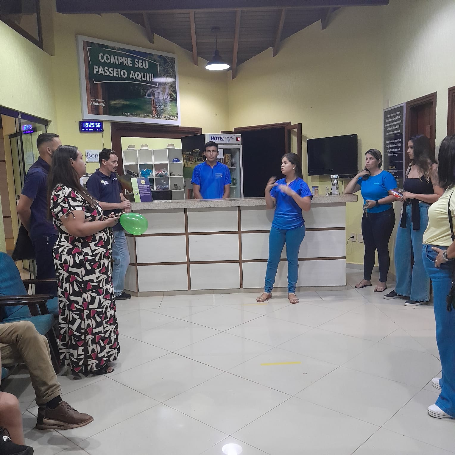 Programa de Qualificação para o Turismo capacita 20 pessoas em curso de Técnicas de Recepção em Meios de Hospedagem