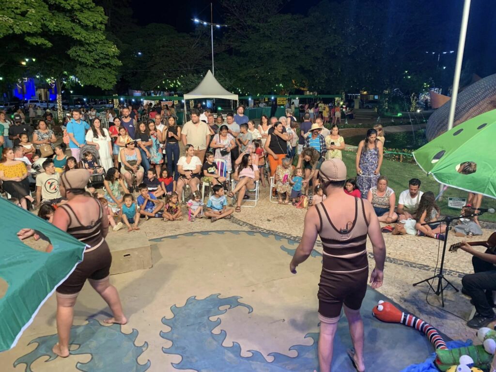 Festival da Guavira movimenta cidade e atrai cerca de 4 mil pessoas para a Praça da Liberdade Festival da Guavira movimenta cidade e atrai cerca de 4 mil pessoas para a Praça da Liberdade