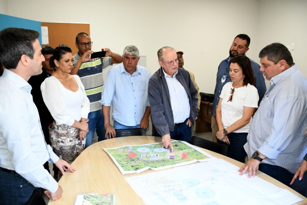 Em visita técnica equipe faz demarcação de local para ampliação da ETE em Bonito