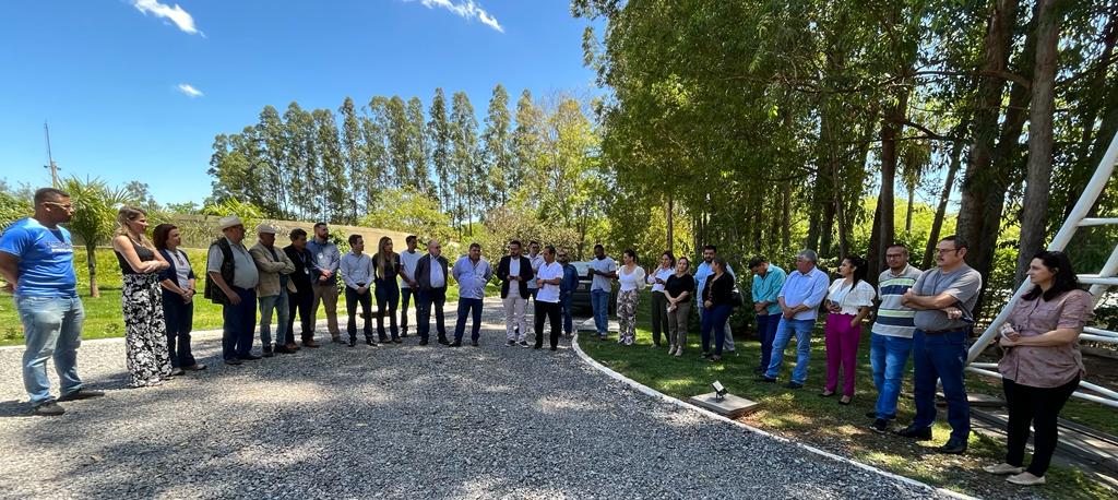 Em visita técnica equipe faz demarcação de local para ampliação da ETE em Bonito