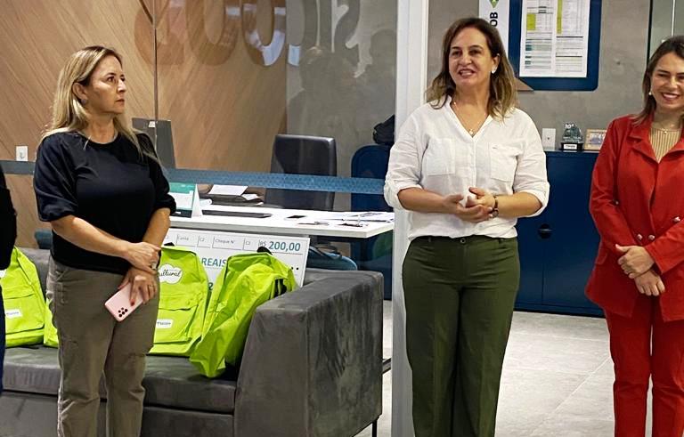 Estudantes de Escolas Municipais participam de concurso cultural promovido pelo Sicoob