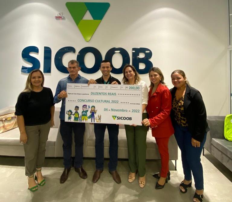 Estudantes de Escolas Municipais participam de concurso cultural promovido pelo Sicoob