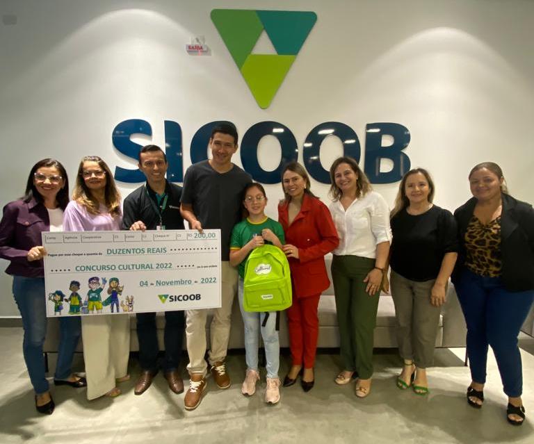 Estudantes de Escolas Municipais participam de concurso cultural promovido pelo Sicoob