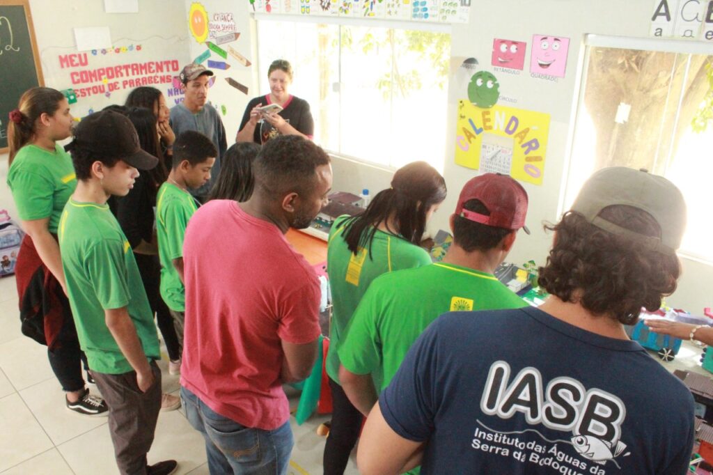 Alunos do Distrito Águas do Miranda participam de atividades do Programa de Educação Ambiental