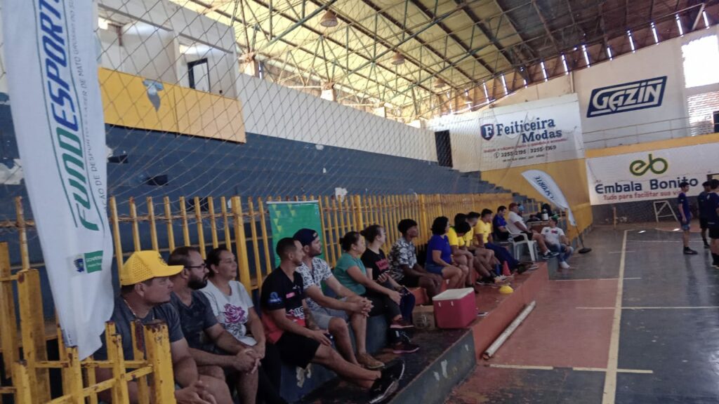 Treinadores e professores de Bonito participam de curso de capacitação sobre treinamento de futsal Treinadores e professores de Bonito participam de curso de capacitação sobre treinamento de futsal