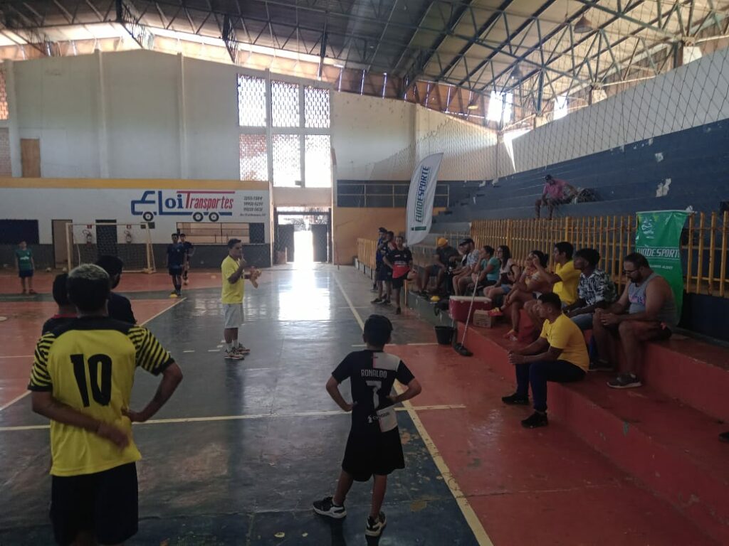 Treinadores e professores de Bonito participam de curso de capacitação sobre treinamento de futsal Treinadores e professores de Bonito participam de curso de capacitação sobre treinamento de futsal