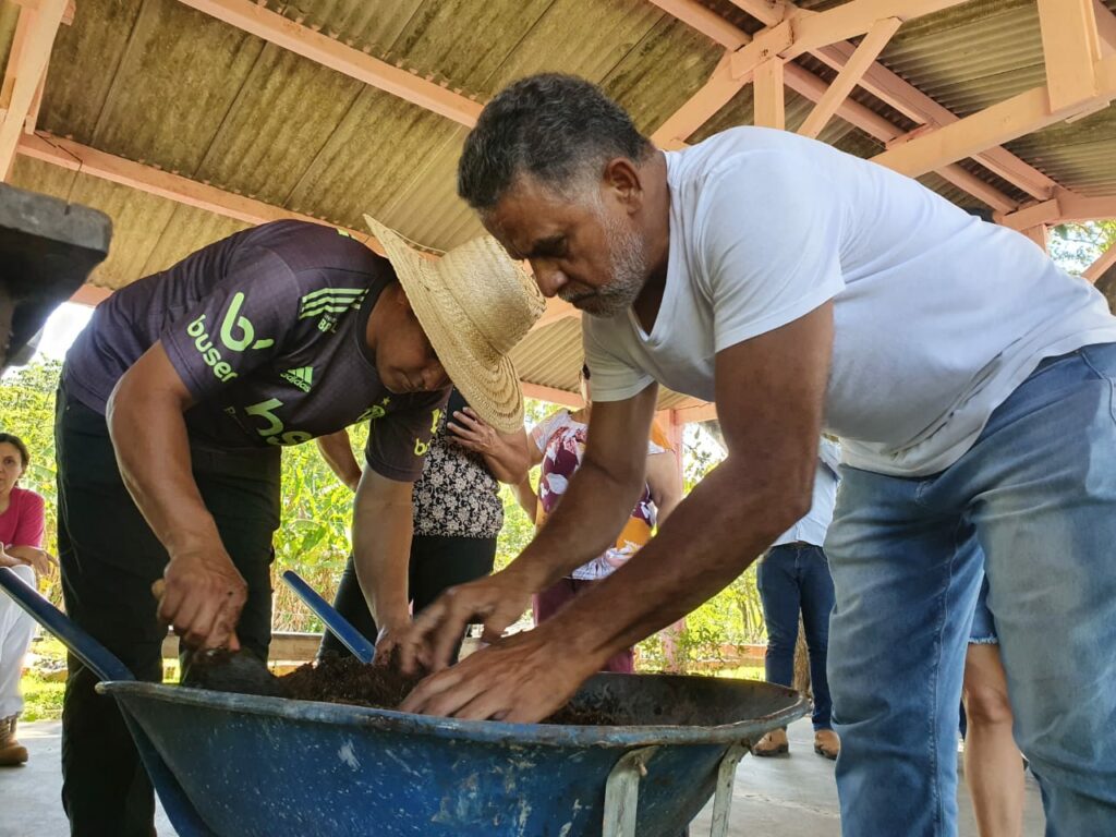 Do plantio ao preparo de alimentos, curso de Cultivo e Manejo da Guavira capacita 14 pessoas em Bonito